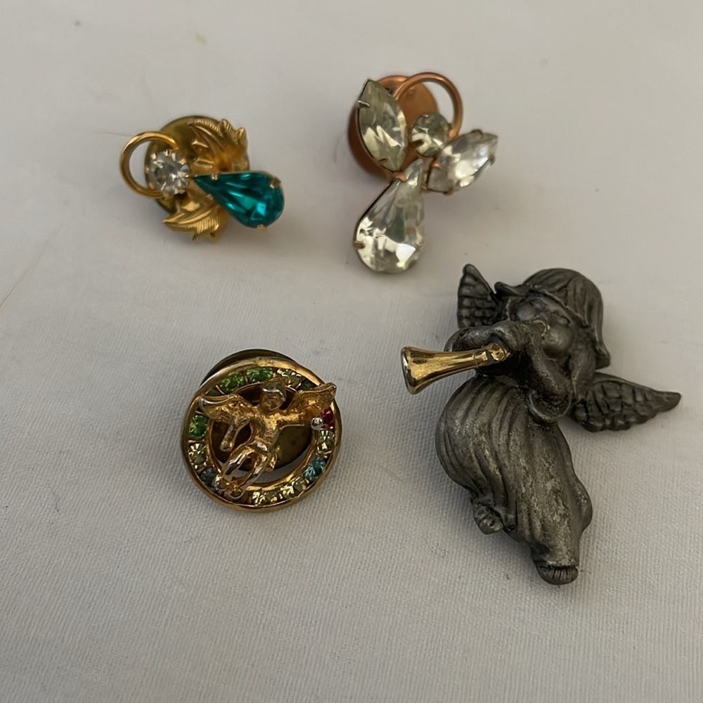 Lot of 4 vintage angel pins as shown.